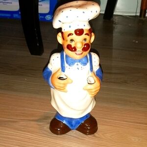 The  vintage chef utincle holder (like on Friends)